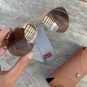 Gold Ray-Ban Aviators